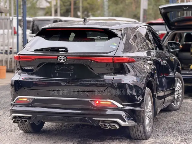 Toyota Harrier 2.0 4WD 2020 - Matt Black - 1