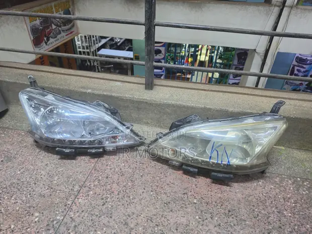 Nissan Sylphy 2012-2018 Headlights (Non-Xenon) - 1