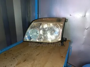 Nissan X-Trail T30 Non-Xenon Headlight (Used)