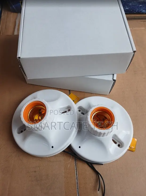 Kamera ya Usalama ya 360° ya Kwenye Bulb yenye Motion Sensor - 1