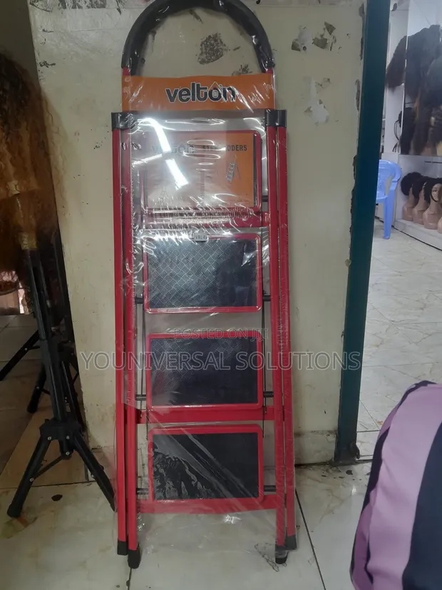 Velton Red 4-Step Aluminium Step Ladder - 1