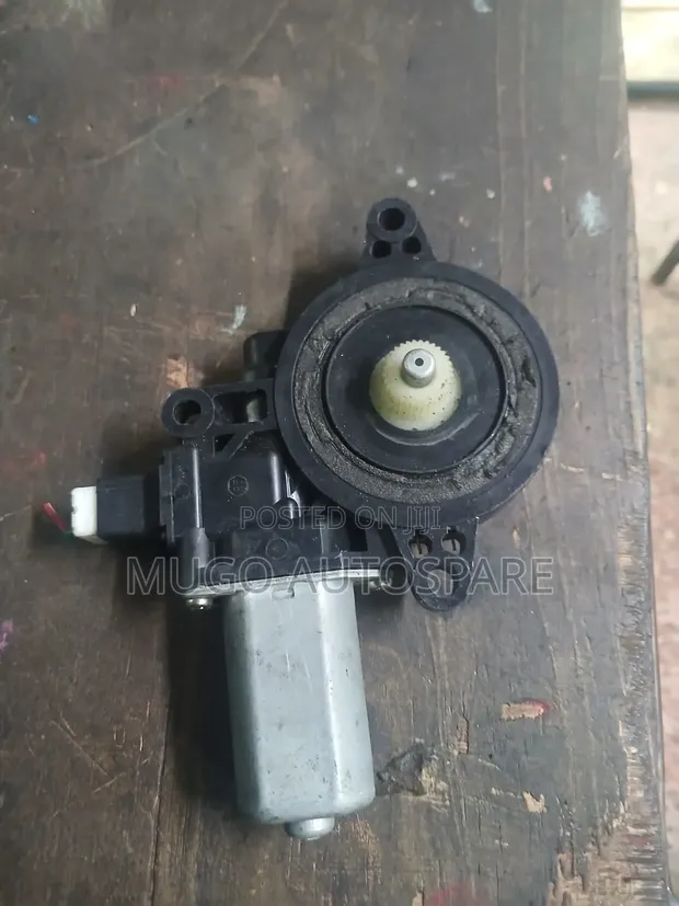 Mazda Demio Door Motor (Used) - 1