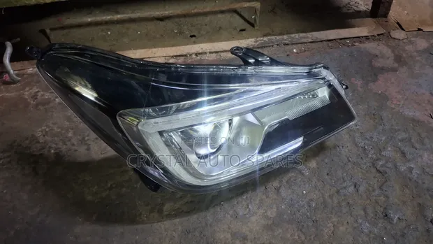 Subaru Forester 8P Xenon Headlight - 1
