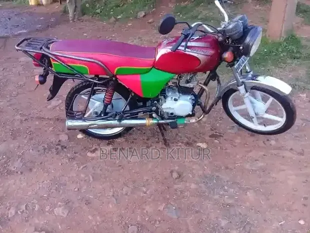 Bajaj Boxer 100 2025 Red - 1