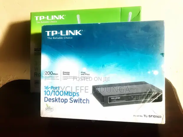 TP-Link TL-SF1016D 16-Port 10/100Mbps Desktop Switch - 1