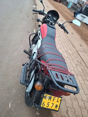 Bajaj Boxer 150 UG 2021 - White