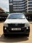 Toyota Hilux 2014 White - 3