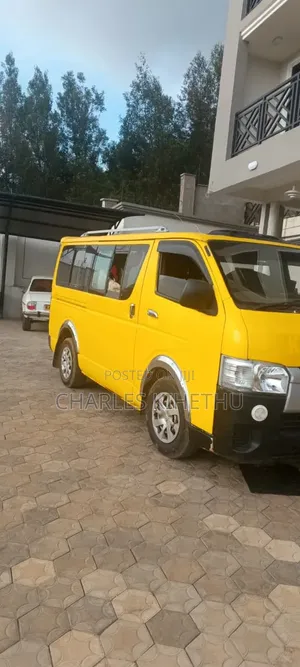 Toyota HiAce 2008 Yellow