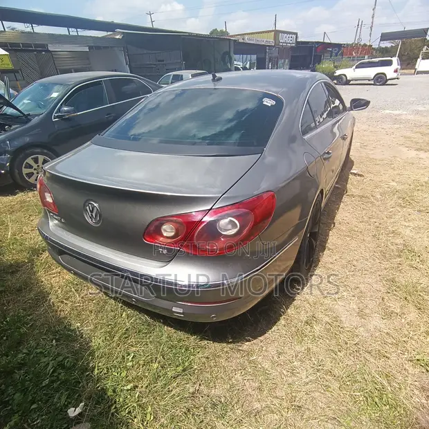 Volkswagen CC 2.0 Luxury Limited 2011 Gold - 1