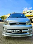 Toyota Noah 2004 Silver - 1