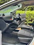 Toyota Sienta 1.5 FWD 2018 Silver - 3