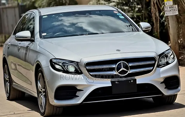 Mercedes-Benz E200 2019 Silver - 1