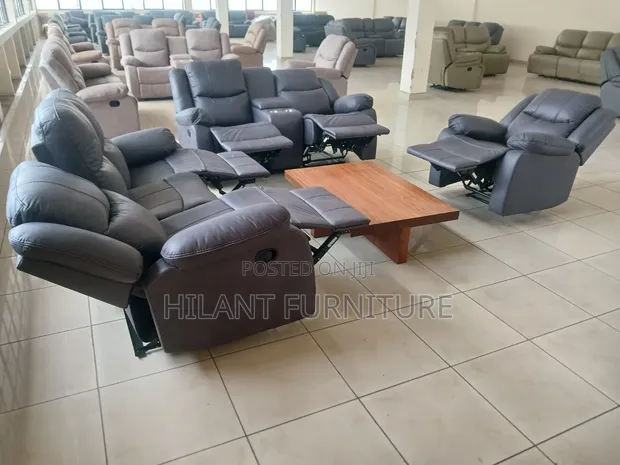 Sofa ya Recliner ya Kitambaa Nyeusi ya Kawaida, Makohozi Sita - 1