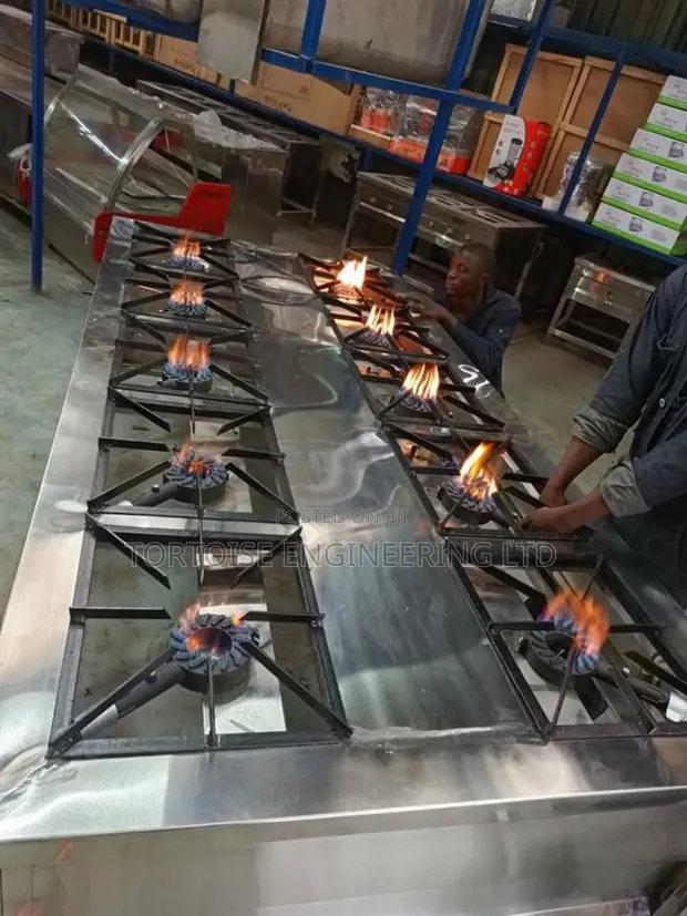 Jiko la Gesi la Kibiashara la Chuma cha Kutuoa na Oven, 10 Burners - 1