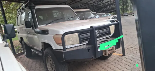 Toyota Land Cruiser 79 Series 2016 White - 1