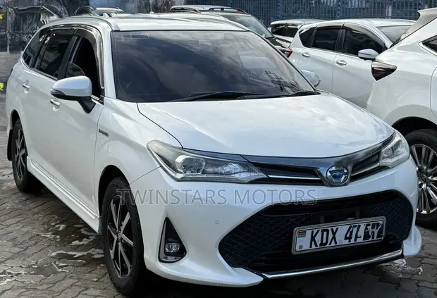 Toyota Corolla Fielder 1.5 Hybrid FWD 2019 White - 1