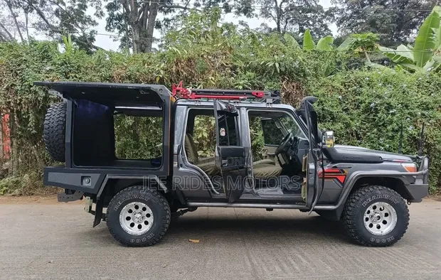 Toyota Land Cruiser 79 Series Double Cab 2014 - 1