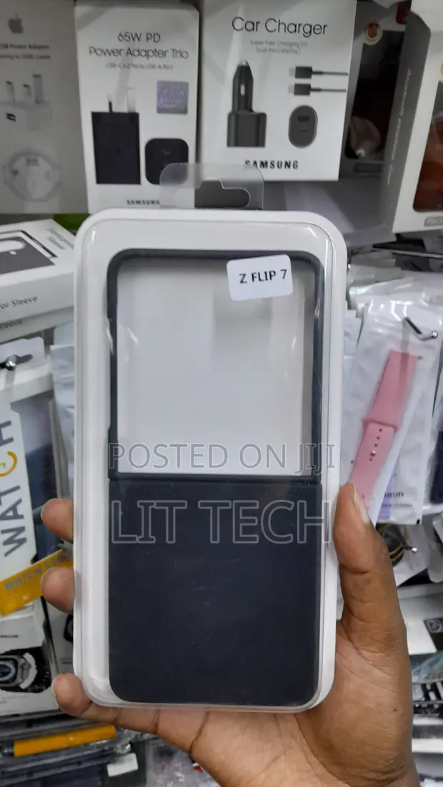 Samsung Galaxy Z Flip 7 Silicone Case - Black - 1
