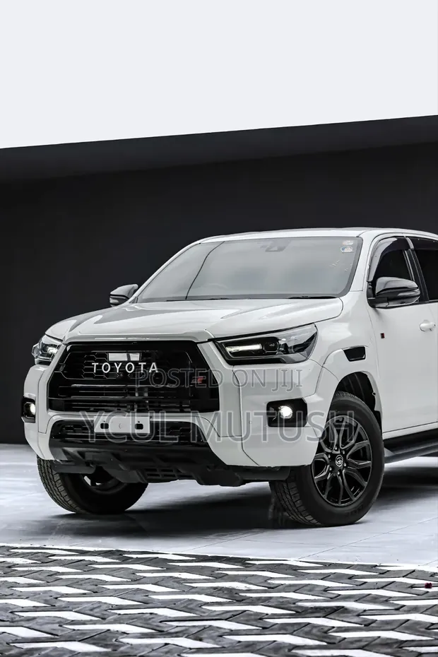Toyota Hilux 2.4 Diesel Double Cab GR 2020 - 1