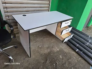 Boss Office Products Modern Office Desk