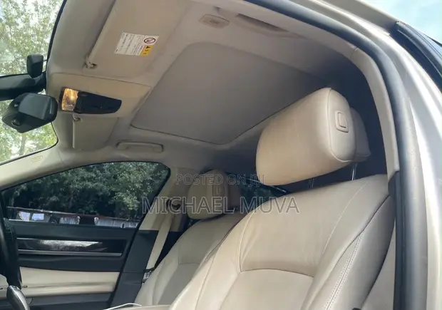 BMW 740 2011 Gold - 1