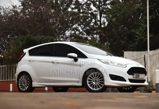 Ford Fiesta SE Hatchback 2016 - 1