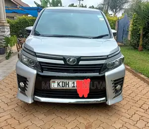 Toyota Noah 2.0 FWD (8 Seater) 2015 - Gray