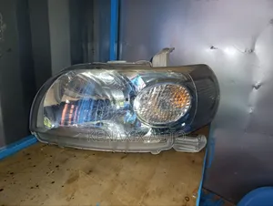 Toyota Porte 2005-2011 Non-Xenon Headlight