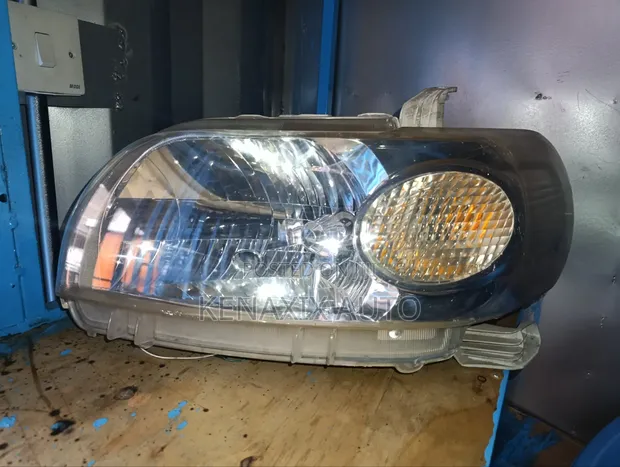 Toyota Porte Xenon Headlight (2005-2011) - 1