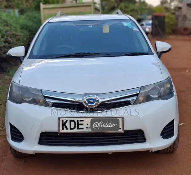 Toyota Corolla Fielder 1.5 Hybrid FWD 2014 White - 1