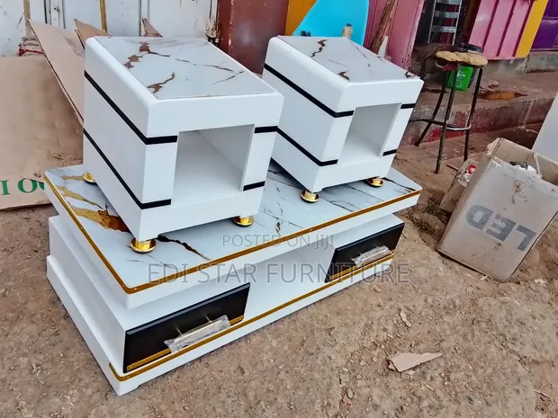 Quality Coffee Table with 2 Stools - 1