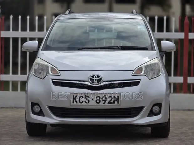 Toyota Ractis 1.5 FWD 2013 Silver - 1