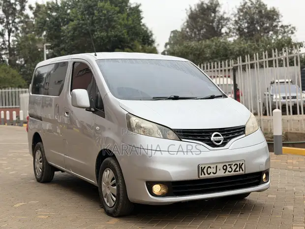 Nissan NV200 2010 Silver - 1