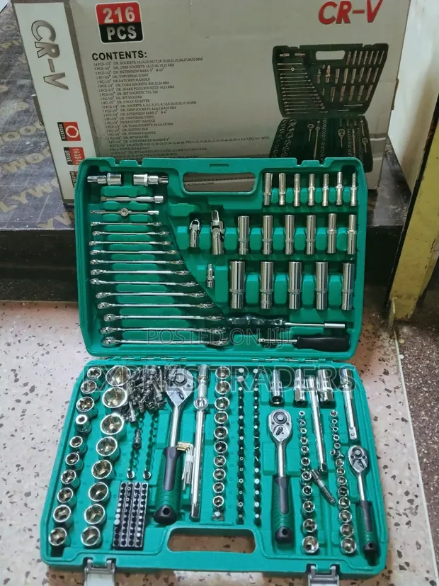 CR-V 216-Piece Pro-Grade Socket Wrench Set - 1