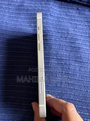 Apple iPhone 13 128GB White