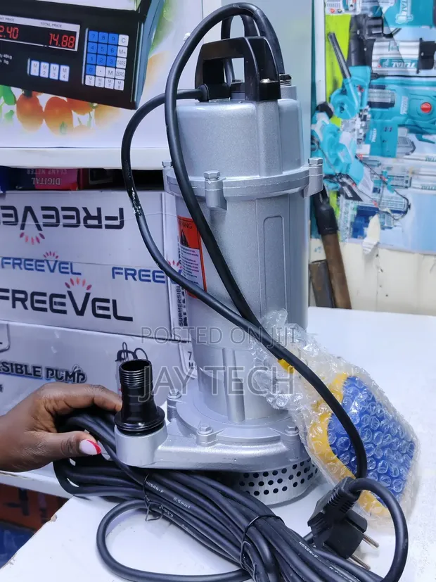 Maxmech Freevel 0.5HP Submersible Water Pump (QDX1.5-32-750F) - 1