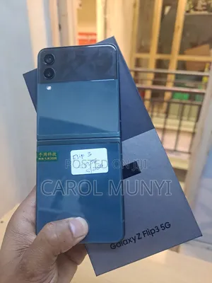 Samsung Galaxy Z Flip 3 256GB Graphite (Refurbished)