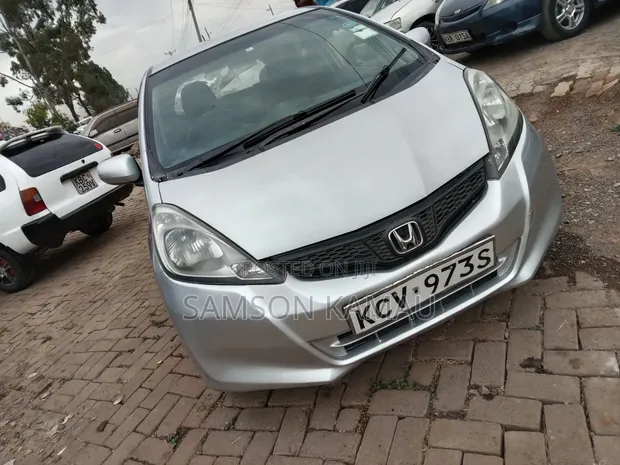 Honda Fit 2012 Silver - 1