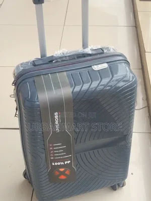 67cm Travel Suitcase with 360° Wheels