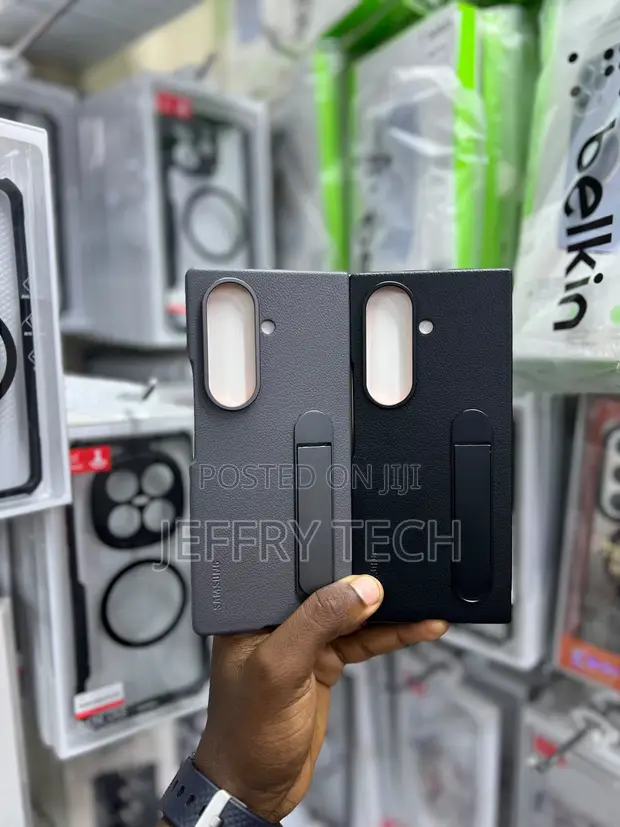 Samsung Galaxy Z Fold 7 Cases - Silicone Standing Grip - 1