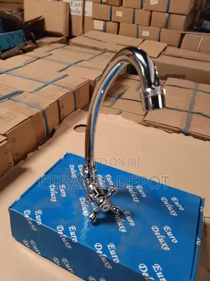 Euro Deluxe Swan Neck Sink Tap 1/2" Wall Mount