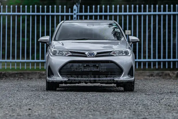 Toyota Corolla Fielder 1.5 Hybrid FWD 2020 Silver - 1