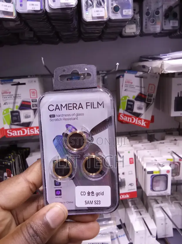 Gold-Trimmed Camera Lens Protector for Samsung S23 - 1