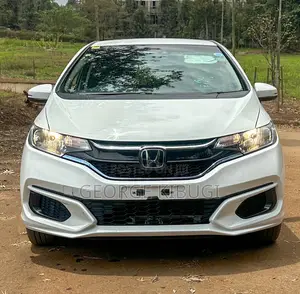 Honda Fit Hybrid 2019 White