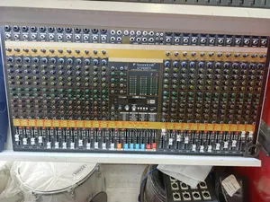 Soundcraft GT2404FX 24-Channel Mixer