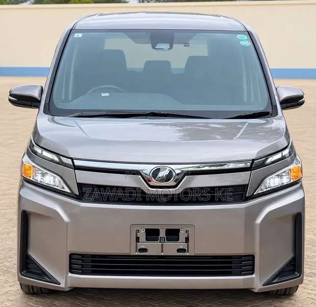 Toyota Voxy V 2WD 8-Seater 2020 Brown - 1