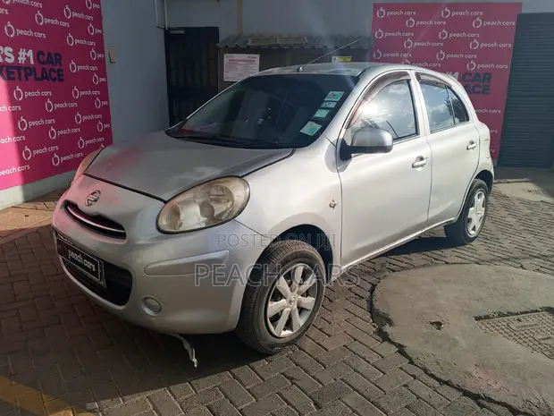 Nissan March 2011 Silver - 1