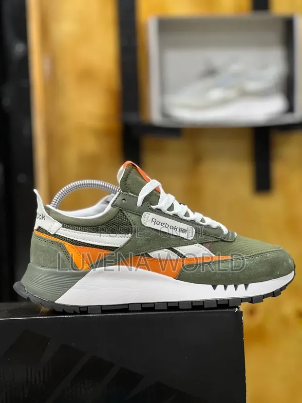 Classic Reebok OG Sneakers - 1