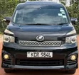 Toyota Voxy 2011 - 1