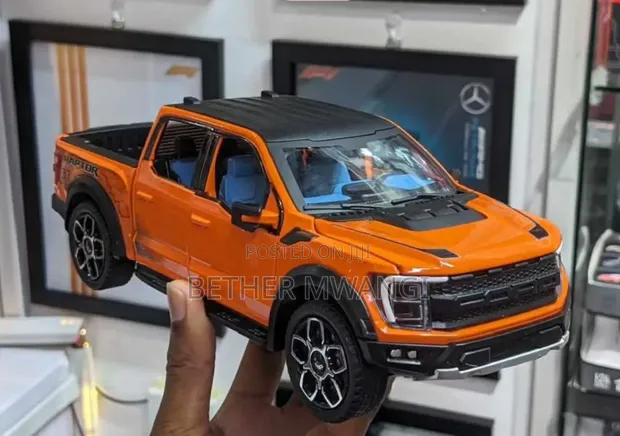 Next-Gen Ford F-150 Raptor Diecast Model - 1